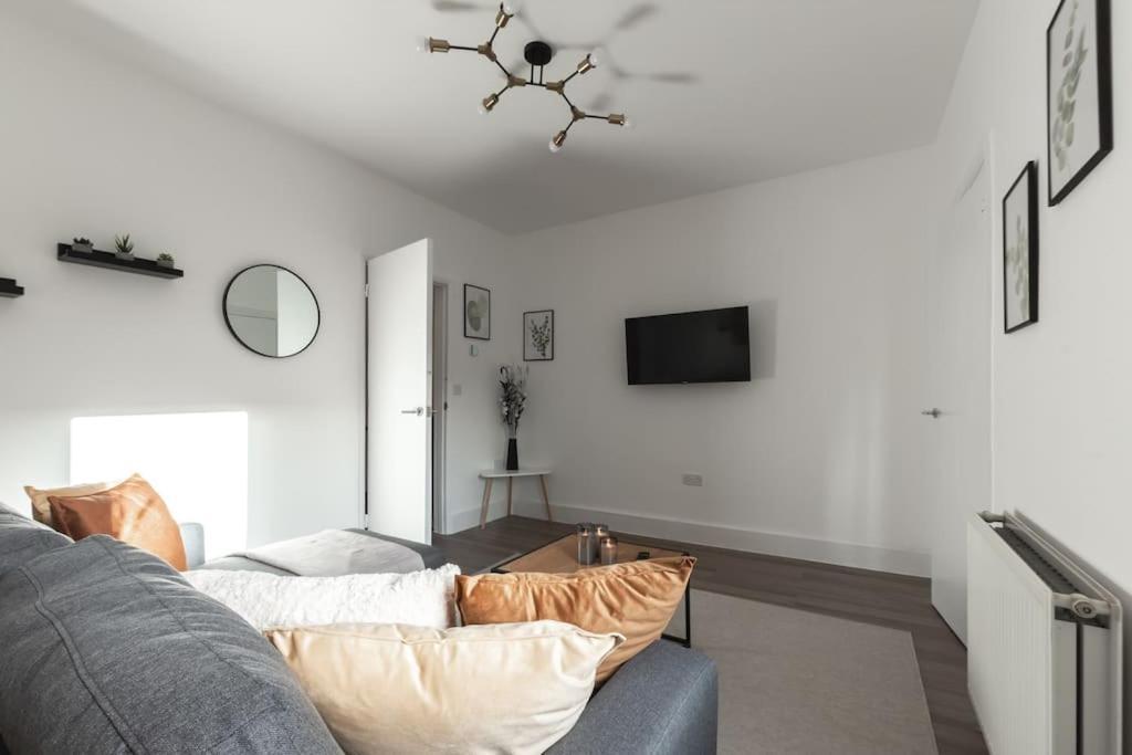 Beautiful 4 Bedroom House Reading Extérieur photo
