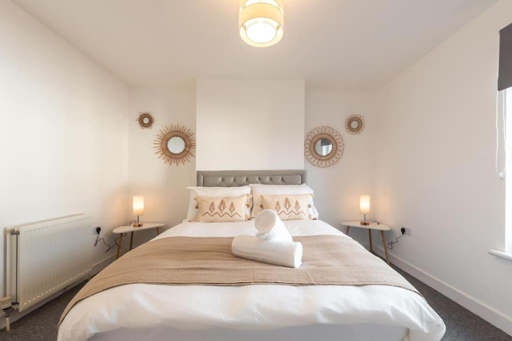 Beautiful 4 Bedroom House Reading Extérieur photo