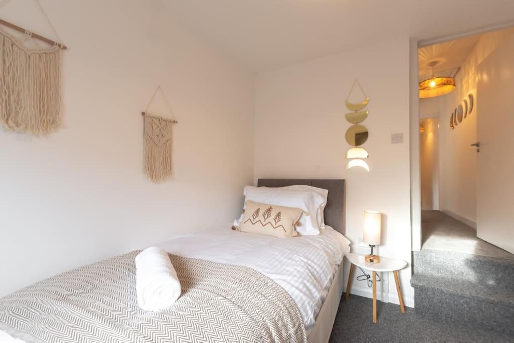 Beautiful 4 Bedroom House Reading Extérieur photo