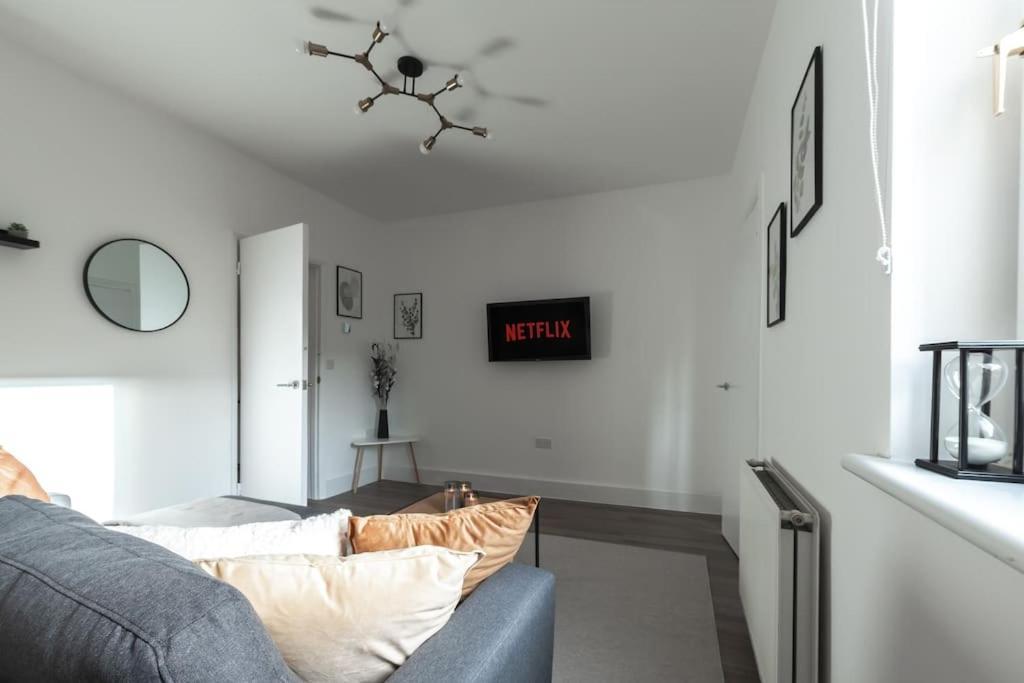 Beautiful 4 Bedroom House Reading Extérieur photo